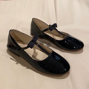 Zara girls black patent leather dress shoes